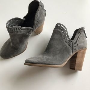 NEVER WORN VINCE CAMUTO BOOTS!